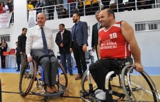 Vali Coşkun: 'Her birey engelli yaşamla tanışma riski ile karşı karşıya'