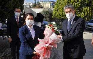 Osmaniye Valisi Dr. Erdinç Yılmaz görevine başladı