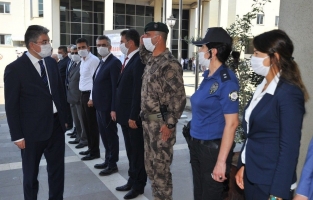 Vali Yılmaz, Emniyet Müdürü Okumuş'tan brifing aldı