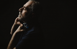 Suat Ateşdağlı Feat Kirpi 'Sevme'