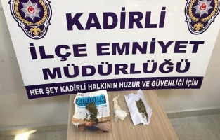 Uygulamaya takıldılar, uyuşturucu ile yakalandılar!