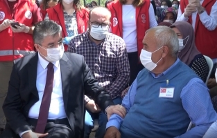 Vali Yılmaz'dan Pençe Harekatı Şehidi Ertuğrul Köse'nin ailesine taziye ziyareti