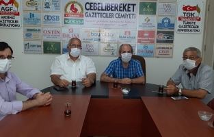 Önal, Litvanyalı Parlamenterle çıkardığı Karvelide / Kelebekler kitabını tanıttı