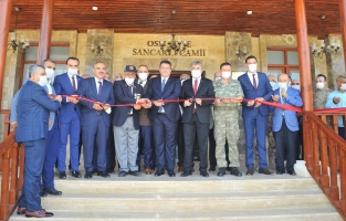 Yeniden inşa edilen tarihi Sancaklı Camii ibadete açıldı