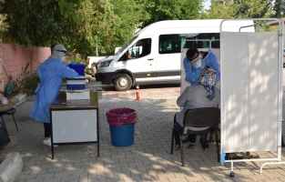 Osmaniye'de başvuru durumuna göre Kovid-19 testi yapılıyor
