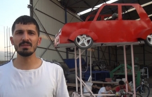 İnternet fenomeni yine yaptı yapacağını!