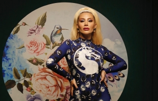 İrem Derici zirvede!