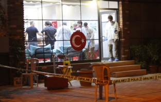 İş yerinde silahlı saldırıya uğrayan berber hayatını kaybetti