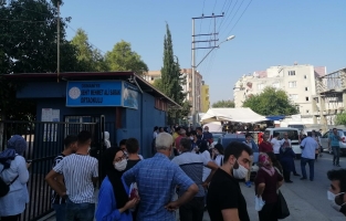 KPSS için gittiler, semt pazarına takıldılar