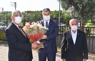 Vali Yılmaz'dan muhtarlara 'Muhtarlar Günü' ziyareti