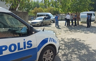 Pompalı tüfekle dehşet saçtı! Eşini öldürdü, 1 kişiyi yaraladı