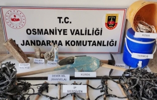 Kaçak kazı yapan 4 şüpheli suçüstü yakalandı