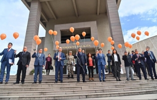 Osmaniye'de kadına yönelik şiddete farkındalık oluşturmak için turuncu balon uçuruldu