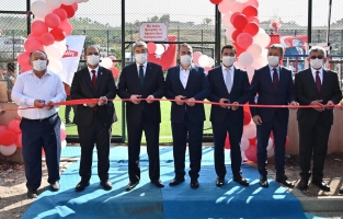 Şenpiliç Kadirli'ye Sentetik Halı Saha yaptı