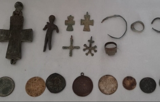 Osmaniye'de Roma dönemine ait heykel ve 379 sikke ele geçirildi