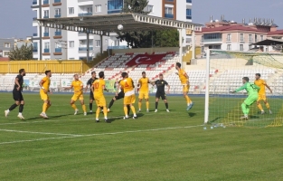 Osmaniyespor evinde Çatalcaspor'a 2-1 mağlup oldu