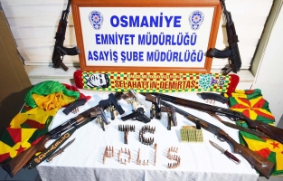 Silahlı kavga: 13 gözaltı, 75 kişiye ceza... Sözde PKK paçavrası ile silahlar ve mühimmat ele geçirildi