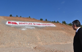 Vali Yılmaz: Şehitlerimizin hatıralarını yaşatmak hepimizin boynunun borcudur