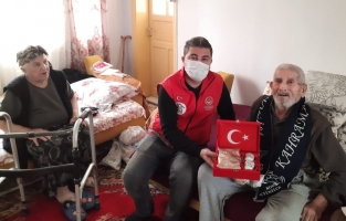 Kore Büyükelçiliğinden Osmaniye'deki Kore Gazilerine hediye