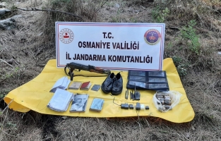 PKK'ya ait sığınakta çok miktarda silah ve mühimmat ele geçirildi