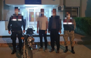 Jandarma çalınan motosikleti sahibine teslim etti