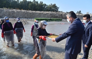 Vali Yılmaz '1 Mayıs Emek ve Dayanışma Günü'nü kutladı