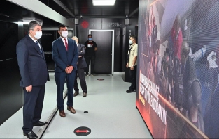 Vali Dr. Erdinç Yılmaz, Dijital Tırı ziyaret etti