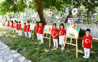Miniklerden 15 Temmuz Resim Sergisi