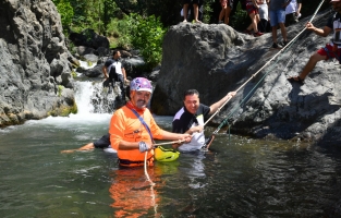 OKÜ'den Karaçay Şelalesi'ne 15 Temmuz Doğa Yürüyüşü