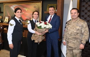 Jandarma Komutanı Tombul'dan Rektör Uzun'a Öğretmen Günü ziyareti