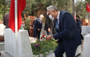 Şehit Öğretmen Yasemin Tekin kabri başında anıldı