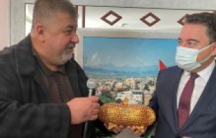 Ali Babacan'a Osmaniye Fıstık Maketi hediye edildi