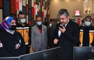 Vali Yılmaz'dan 112 ekiplerine telsizden kutlama