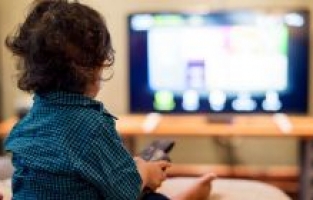 Aileler için “Çocukları dijital tehlikelerden koruma rehberi”