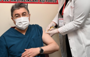 Vali Yılmaz, yerli ve milli Turkovac aşısı yaptırdı
