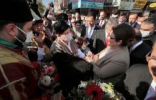 Bakan Derya Yanık, Kadirli’nin Kurtuluş Günü törenlerine katıldı