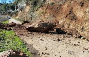 Düziçi'nde kuvvetli yağışlar heyelana neden oldu