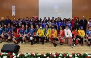 Osmaniye'de "Sahadaki Kızlar" konferansı