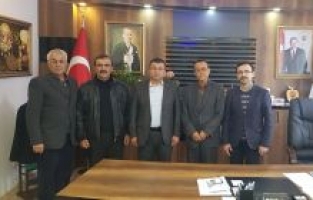 Toprakkale Belediyesi’nden halk ozanlarına ve Radyo 80’e plaket