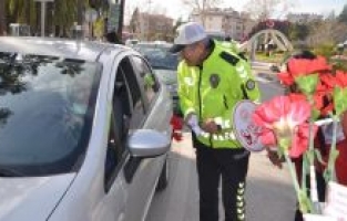 Trafikte kadına saygı, insanlığa saygı