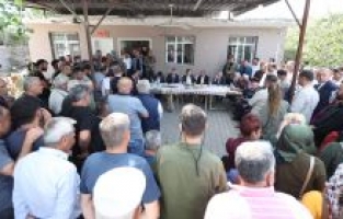 Bakan Derya Yanık, Kadirli'de doludan zarar gören köyleri ziyaret etti