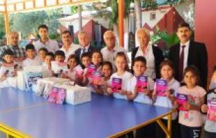 OŞYAD, Çardak Köyünde öğrencilere kitap dağıttı