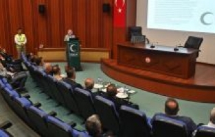 Vali Yılmaz: Bağımlılıkla mücadelede yeni arayışlar içinde olmalı, yeni yöntemler aramalıyız