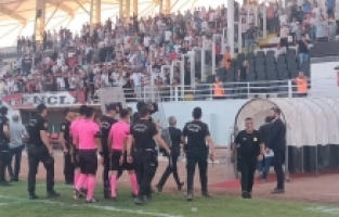 68 Aksaray Belediyespor - Osmaniyespor FK maçında çıkan olaylarda 8 kişi yaralandı