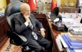 Devlet Bahçeli, Efebey ismini verdiği radyodan Ferdi Tayfur şarkısı istedi