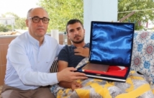 Kaymakam'dan Pençe-Kilit Operasyonu’nda yaralanan askere ziyaret