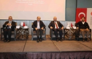 Adana’da ‘Dezenformasyonla Nasıl Mücadele Edilir?’ paneli düzenlendi