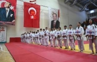Osmaniye'de Spor Toto Ümitler Türkiye Judo Şampiyonası heyecanı yaşanıyor