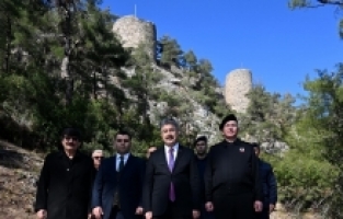 Romalılar döneminden kalan Savranda Kalesi görülmeye değer