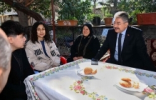 Vali Yılmaz, Düziçi'nde şehit ailesini ziyaret etti